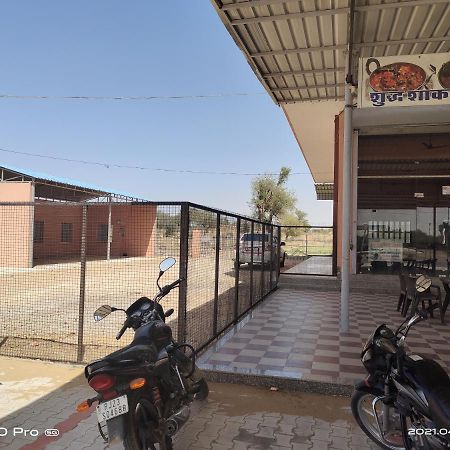 Hotel Purnima Palace Fatehpur  Esterno foto